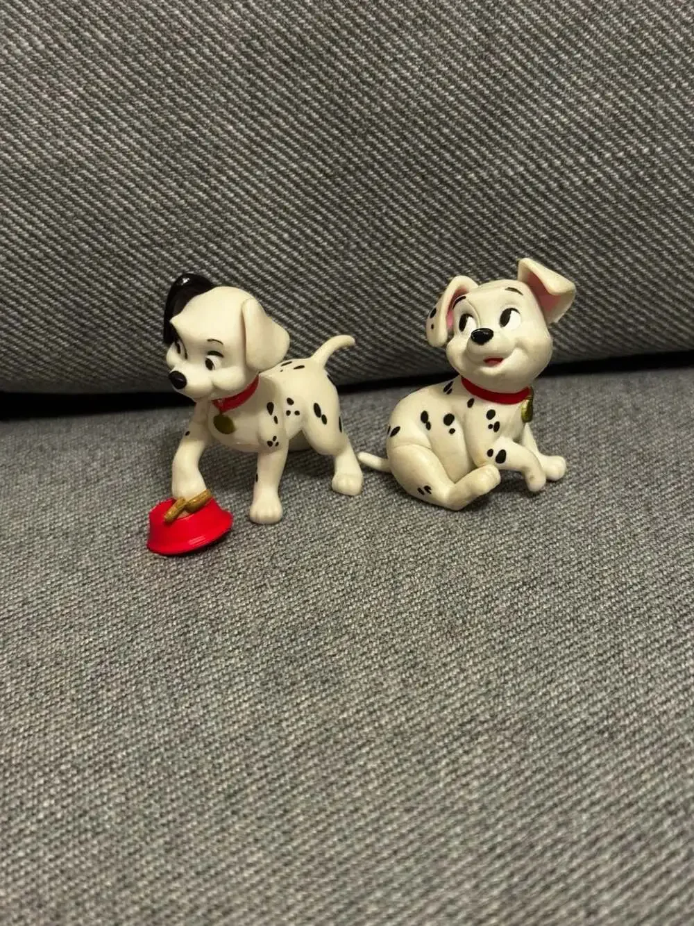 Disney 101 Dalmatians Vintage Rolly & Penny Plastic Figurine Set with Food Bowl